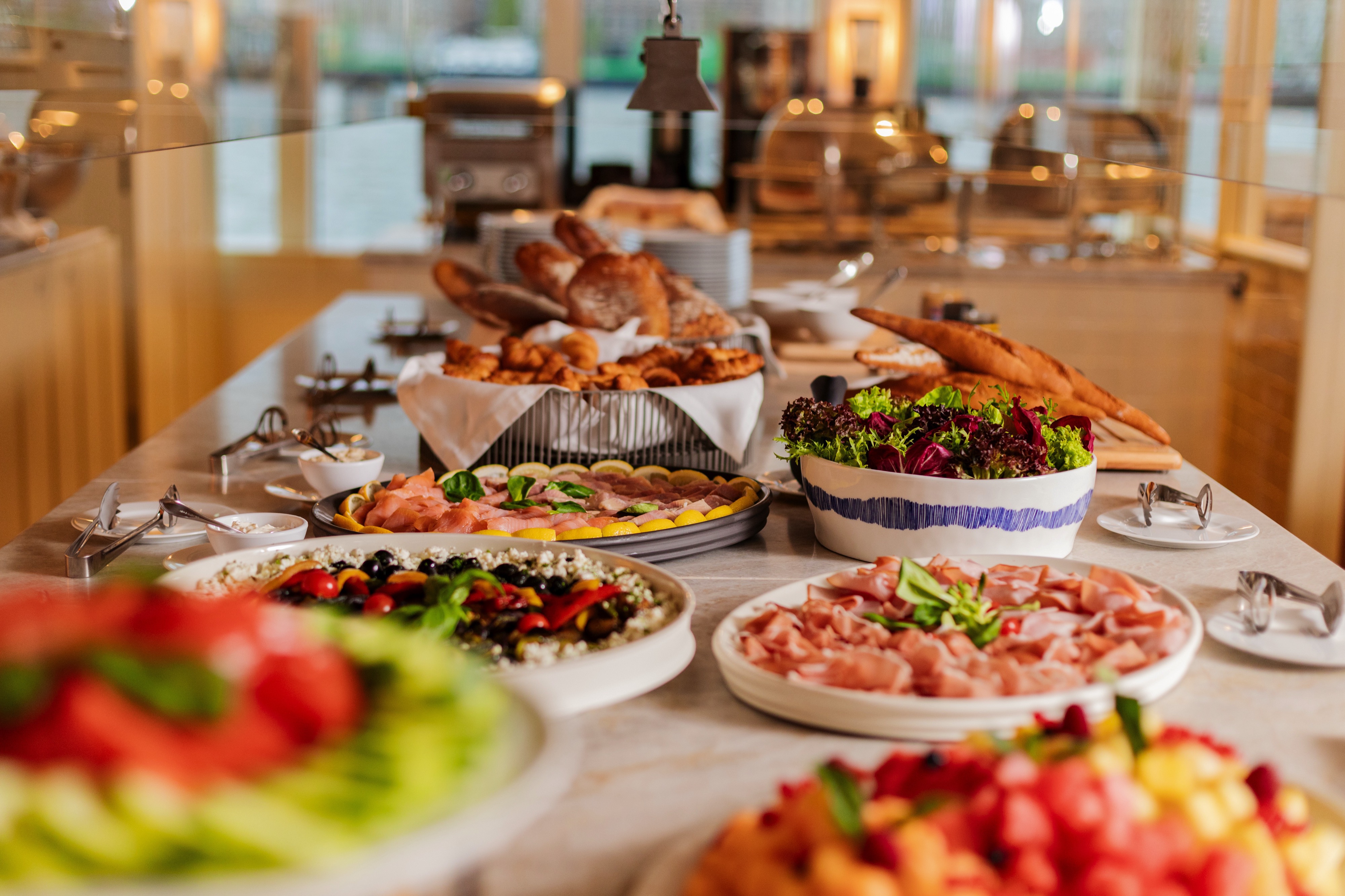 APT Solara - Annie's Table